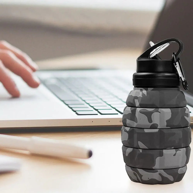 Garrafa de Água Retrátil de Silicone em Formato de Granada – 580ML, Esportiva, Dobrável, Camuflada, Copo de Viagem Colapsável